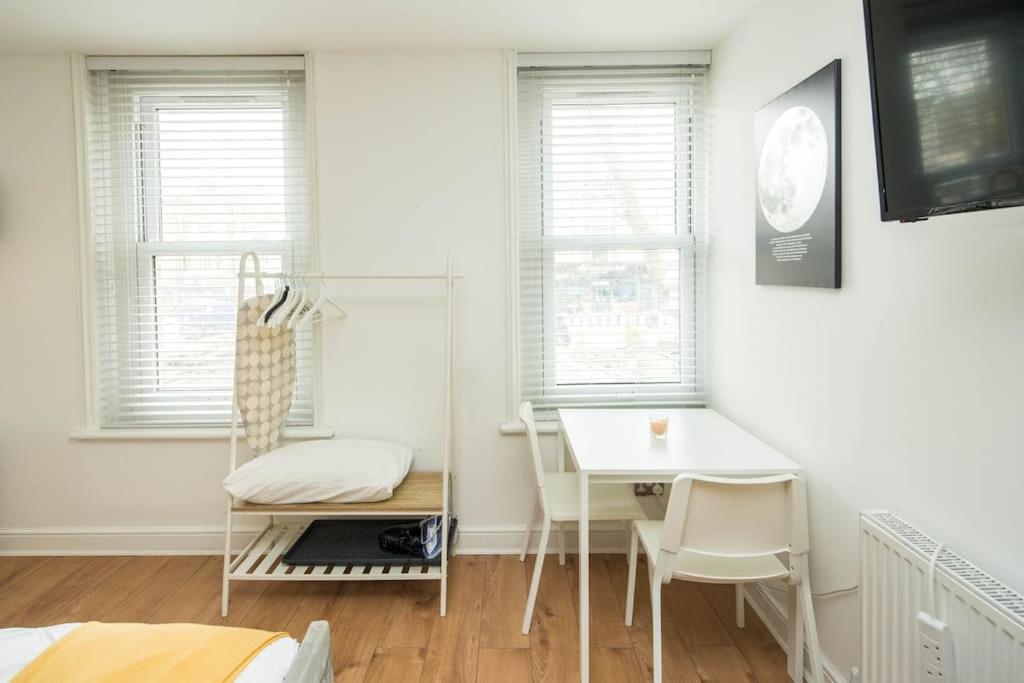 Spacious Studio For Up To 4! Sofa Bed Λονδίνο Εξωτερικό φωτογραφία