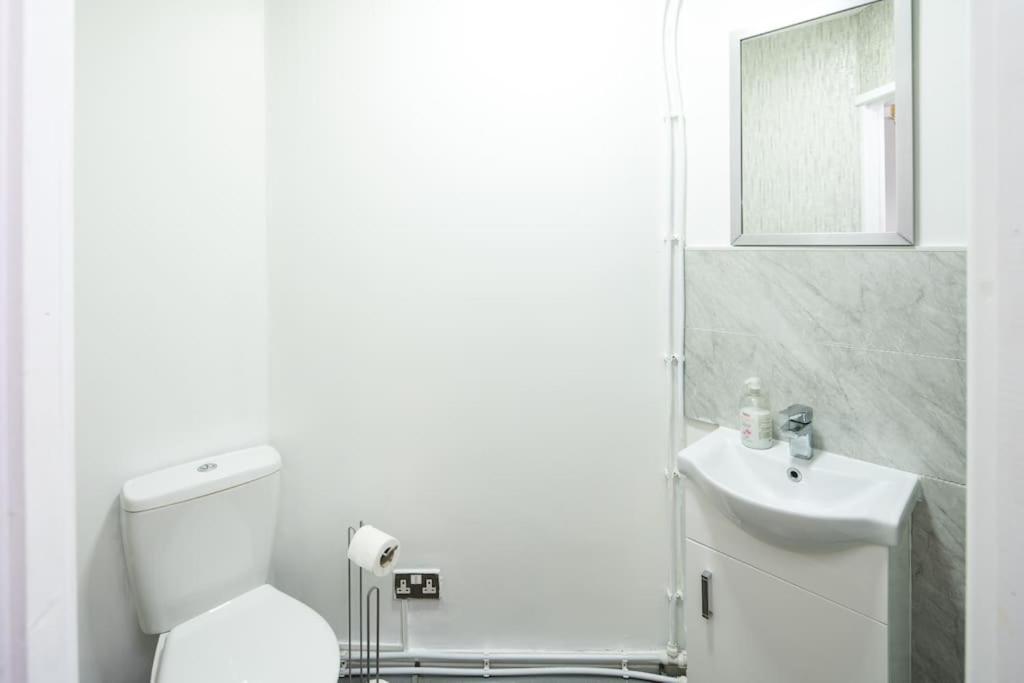 Spacious Studio For Up To 4! Sofa Bed Λονδίνο Εξωτερικό φωτογραφία