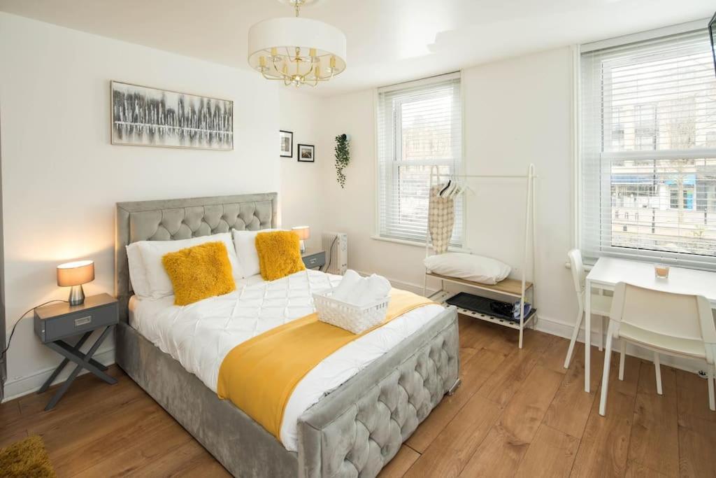 Spacious Studio For Up To 4! Sofa Bed Λονδίνο Εξωτερικό φωτογραφία